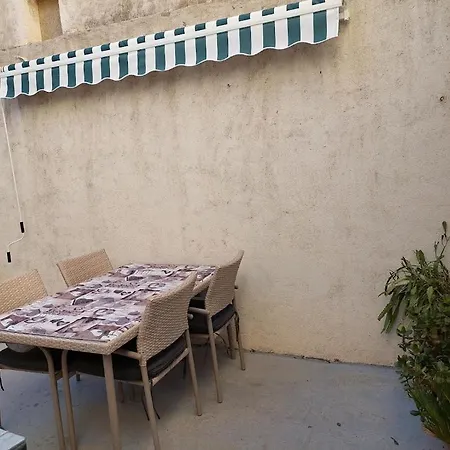 Dina Apartment *