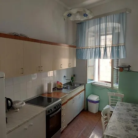 Apartment Dina