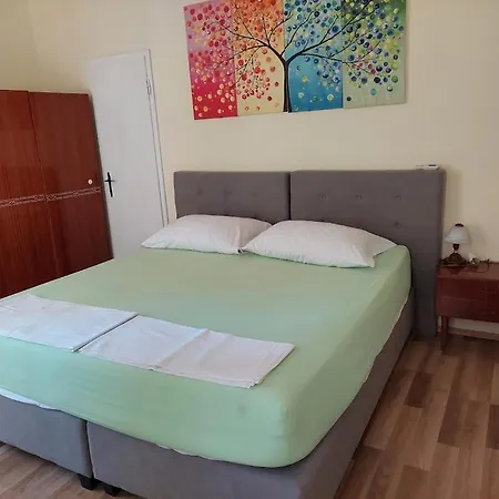 Dina Apartment *