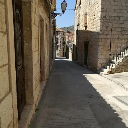 Apartman Dina Komiža
